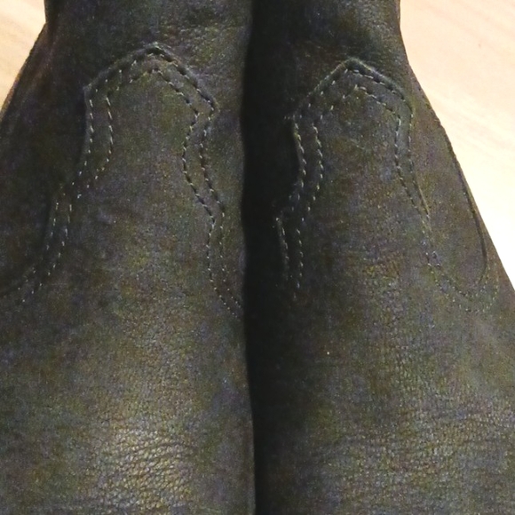 Frye "Reina" Black Nubuck Leather Ankle Boots in Size 9.5M - Picture 11 of 11